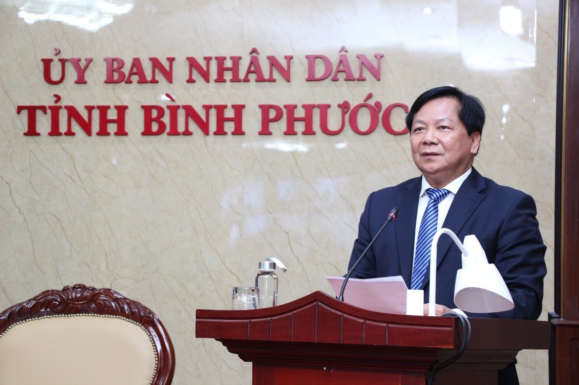 Phó Chủ tịch UBND tỉnh ông Trần Văn Mi phát biểu tại hội nghị.